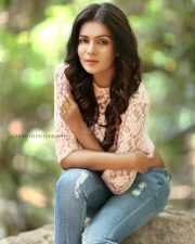 Bodhai Yeri Budhi Maari Actress Meera Mitun Photos 18