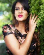Gorgeous Meera Mitun Photos 04