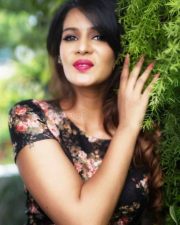 Gorgeous Meera Mitun Photos 04