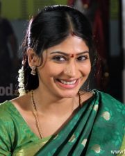 Vennila Veedu Heroine Vijayalakshmi Stills 21