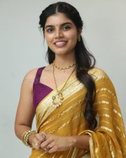 Actress Gayathri Ramana at Mansion House Mallesh Teaser Launch Pictures 16
