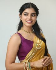 Actress Gayathri Ramana at Mansion House Mallesh Teaser Launch Pictures 23