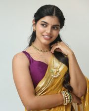 Actress Gayathri Ramana at Mansion House Mallesh Teaser Launch Pictures 24