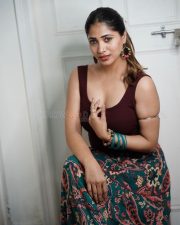 Casual Actress Sahar Krishnan in a burgundy top with patterned skirt Photos 02