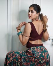 Casual Actress Sahar Krishnan in a burgundy top with patterned skirt Photos 09