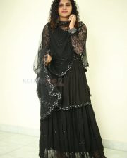 Actress Noorin Shereef At Ullala Ullala Movie Interview Photos 06