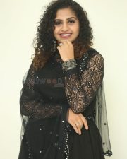 Actress Noorin Shereef At Ullala Ullala Movie Interview Photos 16
