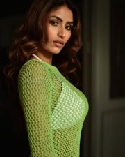 Elegant Actress Nikita Tiwari in a Gold Metallic Bodysuit Photos 04