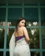 Elegant Actress Sanjana Tiwari in a white embroidered saree Photos 10