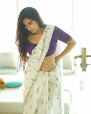 Glamorous Actress Rose Sardana in a Purple Crop Top Photos 02