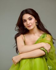 Laapataa Ladies Actress Pratibha Ranta in a Green Saree with a Sleeveless Blouse Pictures 01