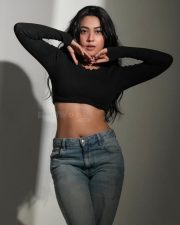 Sexy Reem Sameer Shaikh in a Black Scalloped Hem Crop Top with a Denim Jeans Pictures 02