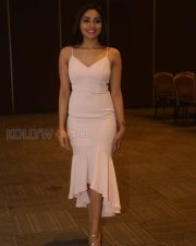 Actress Aishwarya Devan Pictures 10