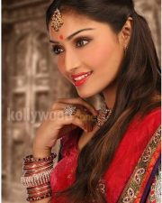 Aishwarya Devan Pictures 05
