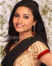 Aishwarya Devan Pictures 15
