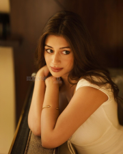 Irresistible Actress Simran Nerurkar in a White Fitted Cap Sleeve Dress Photos 08