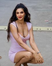 Seductive Manmeet Kaur Virk Cleavage in a Lavender Ribbed Low Cut Top Photos 02