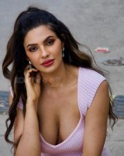 Seductive Manmeet Kaur Virk Cleavage in a Lavender Ribbed Low Cut Top Photos 06