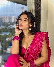 Sensual Kheyali Nath Cleavage in a Deep Pink Saree Photos 03