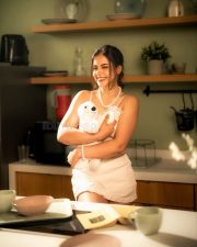 Endearing Actress Shruti Prakash in a White Lace Corset Top And White Shorts Photos 07