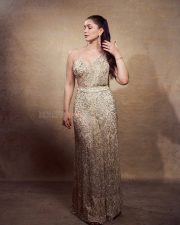 Dazzling Sara Tendulkar in a Stunning Golden Gown Pictures 04