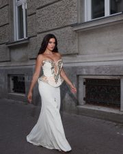 Glamorous Natasa Stankovic Cleavage in a White Gold Embellished Strapless Bustier Photos 02 Glamorous Natasa Stankovic Cleavage in a White Gold Embellished Strapless Bustier Photos 02