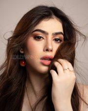 Playful Actress Riva Arora in a White Cherry Print Crop Top and Blue Baggy Denim Jeans Photos 02 Playful Actress Riva Arora in a White Cherry Print Crop Top and Blue Baggy Denim Jeans Photos 02