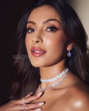 Stunning Actress Sahher Bambba in a White Satin Strapless Gown Photos 08
