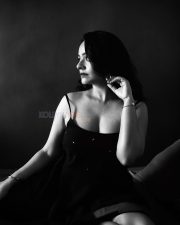 Stunning Apoorva Arora in a Black Sleeveless Dress Photoshoot Pictures 01