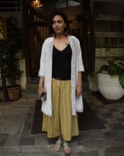 Swara Bhaskar Spotted At Fable Juhu Photos 02 Swara Bhaskar Spotted At Fable Juhu Photos 02