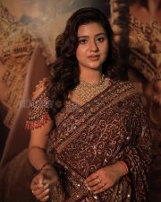 Resplendent Actress Anjali Arora in a Dark Maroon Gold Embroidered Lehenga Photos 02 Resplendent Actress Anjali Arora in a Dark Maroon Gold Embroidered Lehenga Photos 02