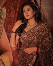 Resplendent Actress Anjali Arora in a Dark Maroon Gold Embroidered Lehenga Photos 04 Resplendent Actress Anjali Arora in a Dark Maroon Gold Embroidered Lehenga Photos 04