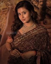 Resplendent Actress Anjali Arora in a Dark Maroon Gold Embroidered Lehenga Photos 06 Resplendent Actress Anjali Arora in a Dark Maroon Gold Embroidered Lehenga Photos 06