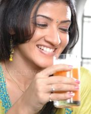 Vivid Actress Suhasi Dhami in a Lime Green Kurta Photos 102 Vivid Actress Suhasi Dhami in a Lime Green Kurta Photos 102
