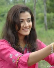 Vivid Actress Suhasi Dhami in a Pink Embroidered Kurta with Tiered Skirt Photos 16 Vivid Actress Suhasi Dhami in a Pink Embroidered Kurta with Tiered Skirt Photos 16
